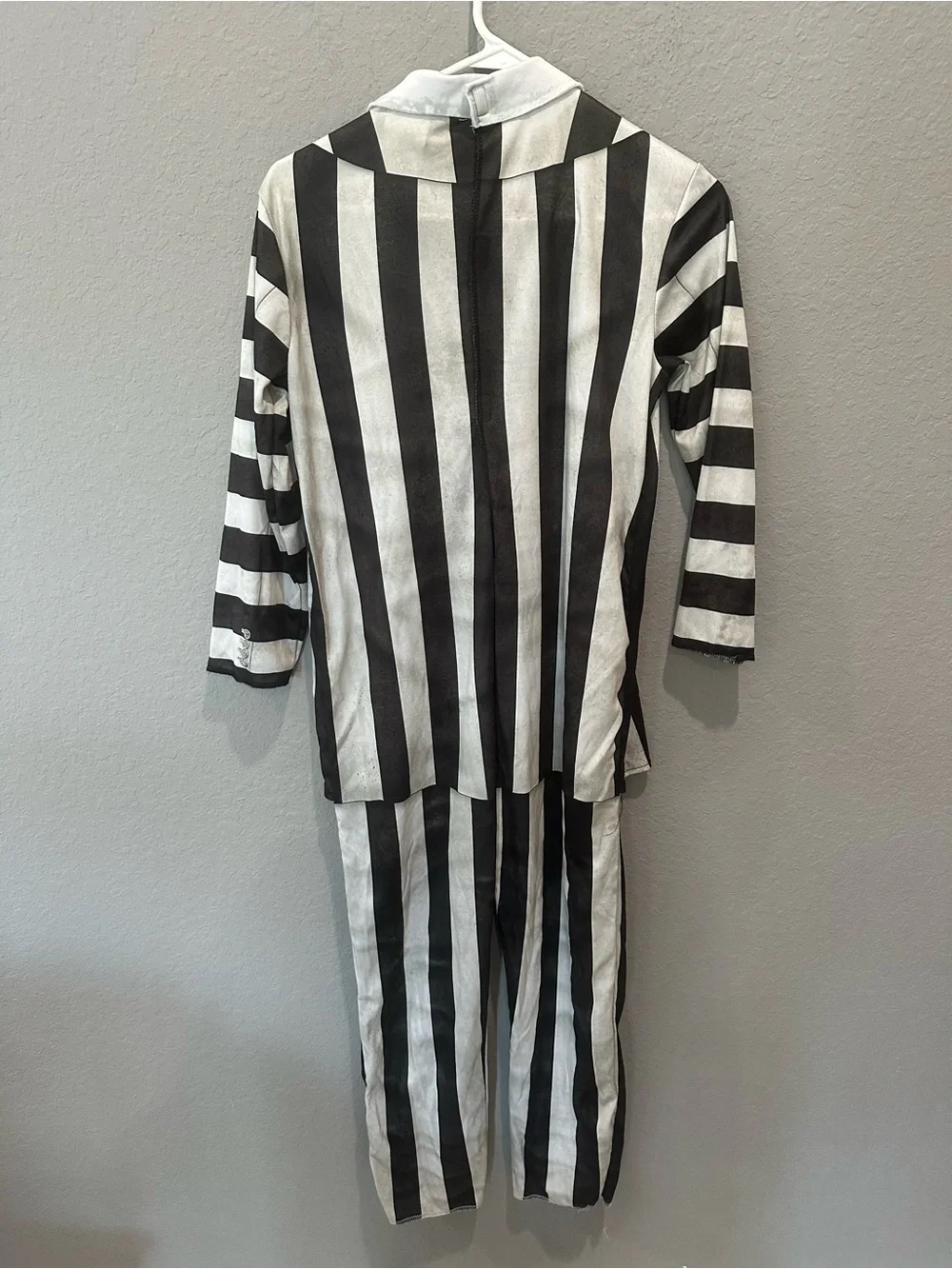 Rubies Beetlejuice one piece costume kids Sz L (12-14) NWOT Halloween costume